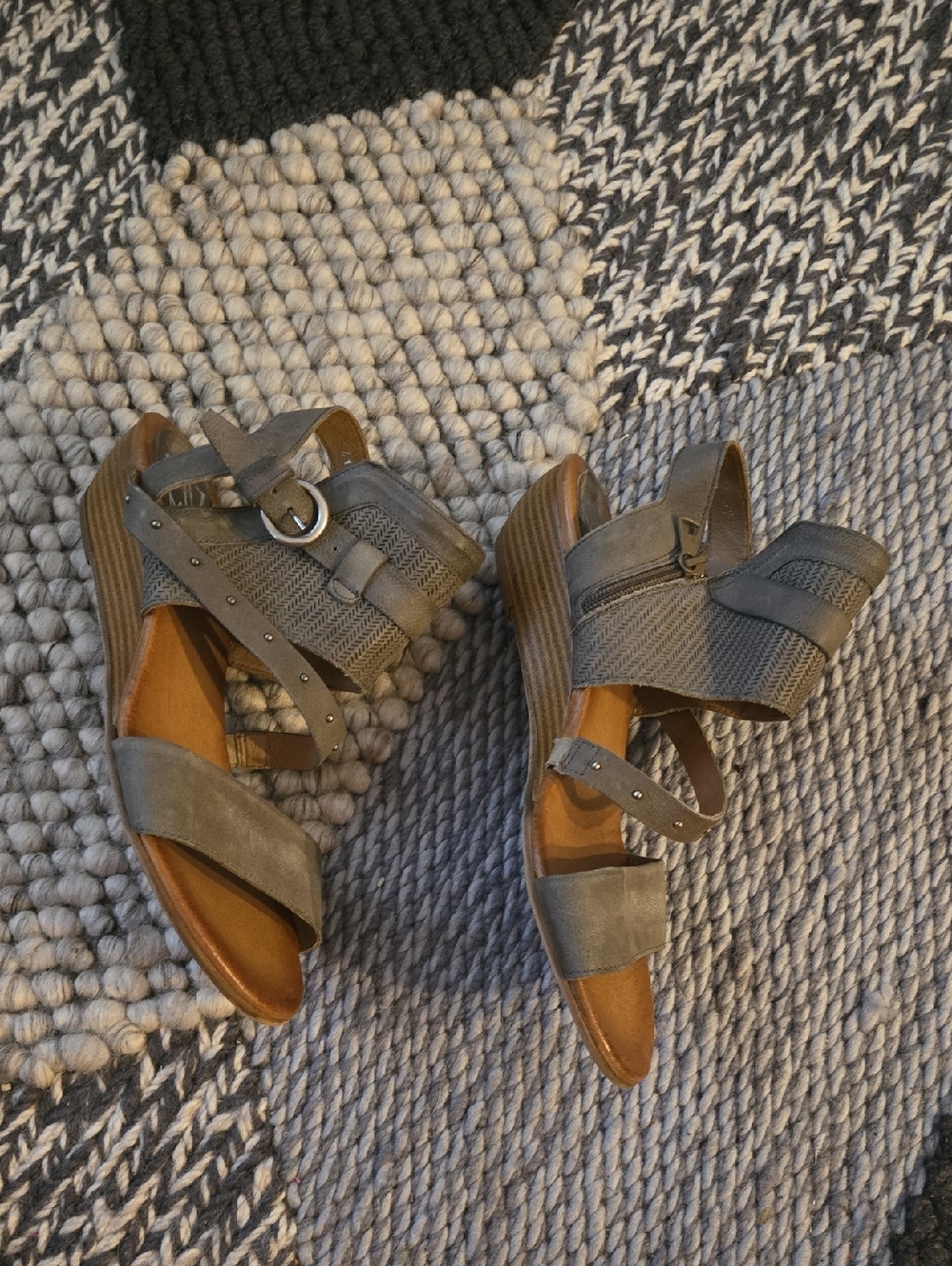 MIZ MOOZ LEATHER SANDALS. SZ 41
